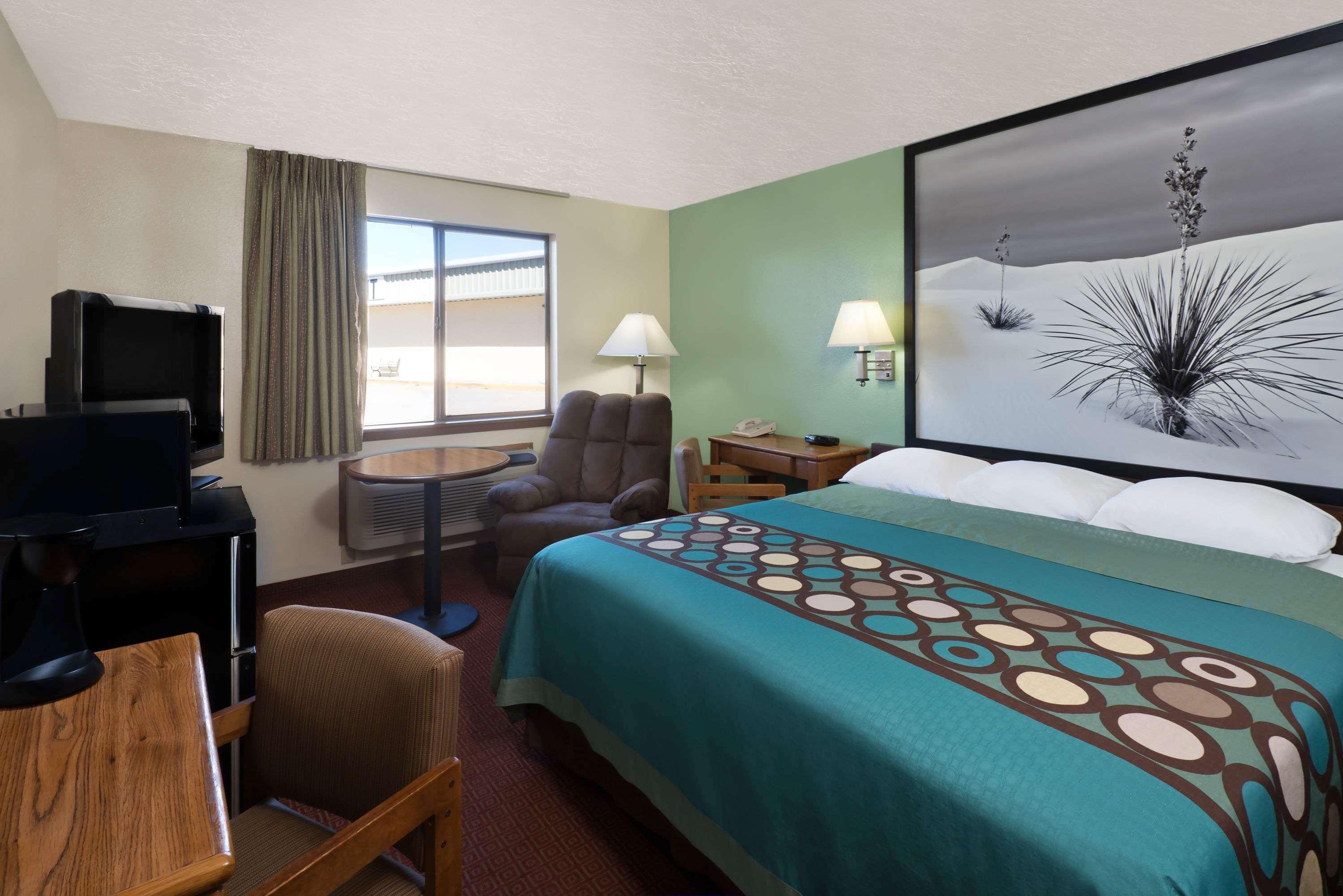 Super 8 By Wyndham Alamogordo - White Sands Dış mekan fotoğraf