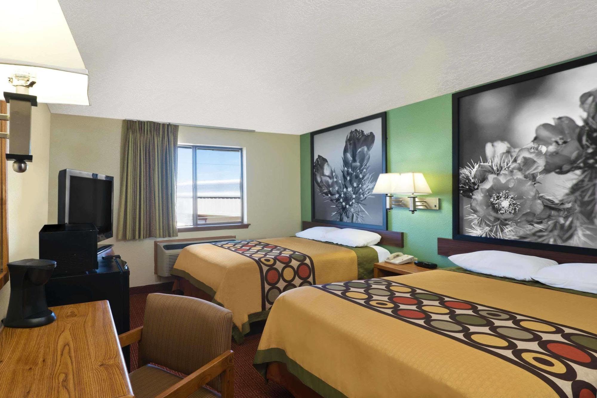 Super 8 By Wyndham Alamogordo - White Sands Dış mekan fotoğraf