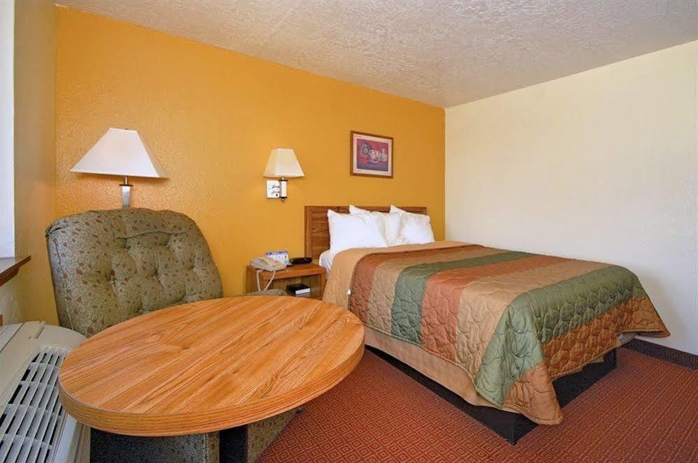 Super 8 By Wyndham Alamogordo - White Sands Dış mekan fotoğraf