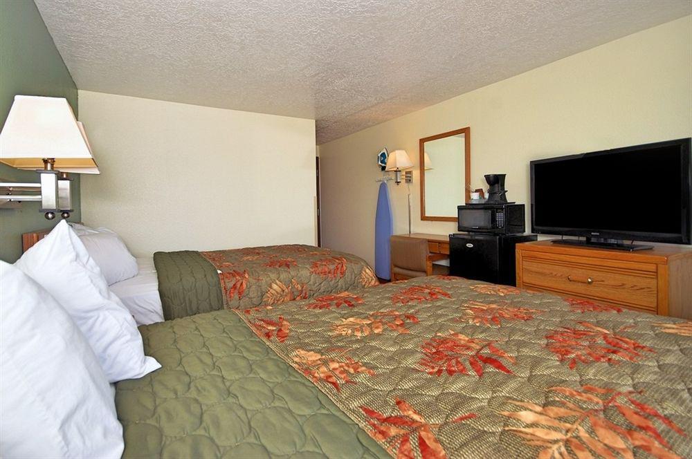 Super 8 By Wyndham Alamogordo - White Sands Dış mekan fotoğraf
